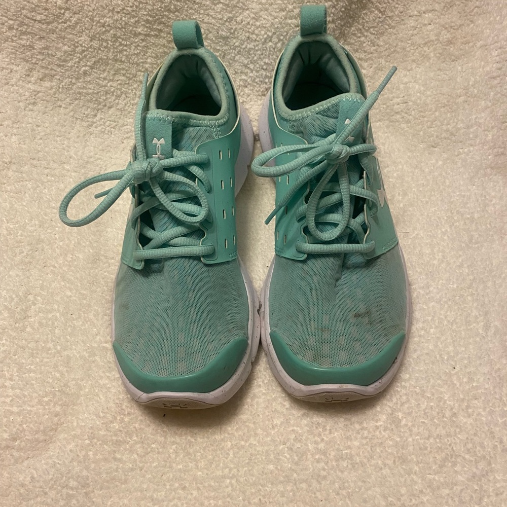 Slightly used sea foam green under armour women’s shoes size 8